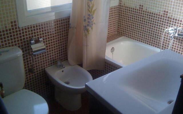 Отель Apartamentos Mediterraneo ванная