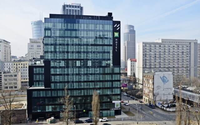 Отель UNIT Short Rent Apartment by Warsaw Metro Station Польша, Варшава - отзывы, цены и фото номеров - забронировать отель UNIT Short Rent Apartment by Warsaw Metro Station онлайн вид на фасад