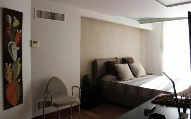 The Queen's Room (Adults Only)