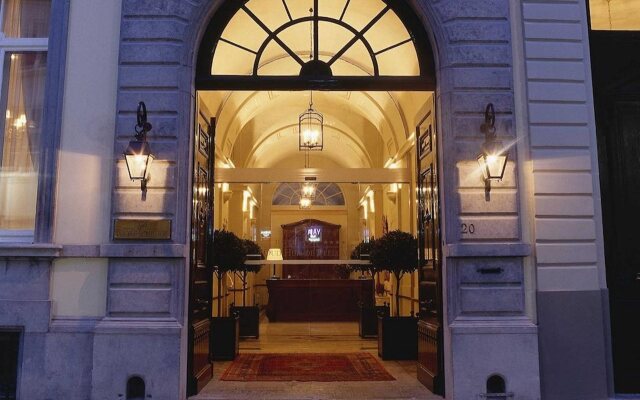 Отель Oud Huis de Peellaert Бельгия, Брюгге - 3 отзыва об отеле, цены и фото номеров - забронировать отель Oud Huis de Peellaert онлайн вид на фасад