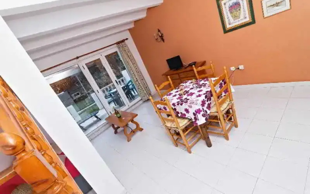 Apartamentos La Racona