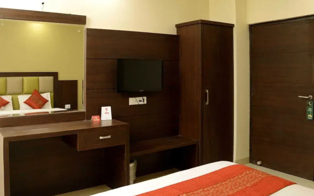 Collection O 4107 Hotel Aroma Inn