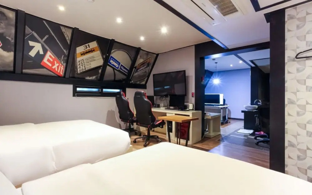 Bus Hotel