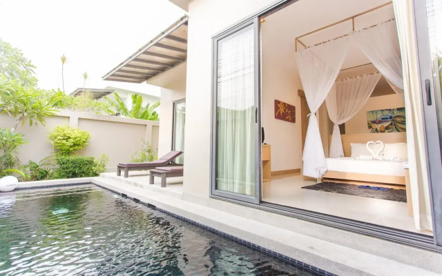 Seastone Pool Villa