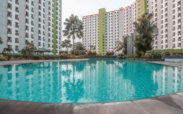 Green Lake View Luxury Apartment by Indah