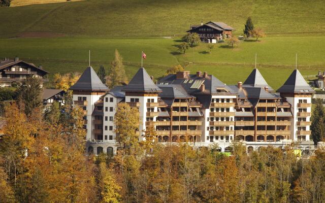 Отель The Alpina Gstaad вид на фасад