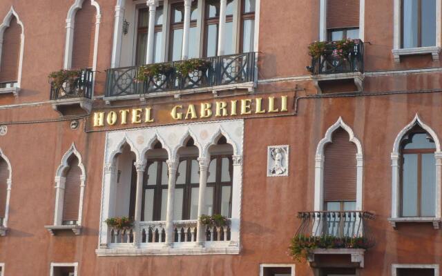 Hotel Gabrielli вид на фасад
