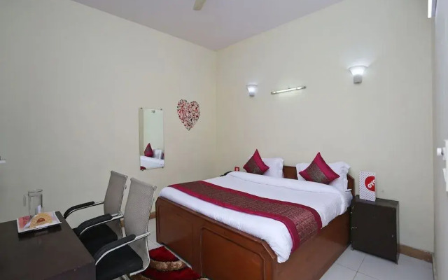 OYO 13592 Royal Stay Inn