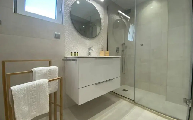 White Dome Apartment I