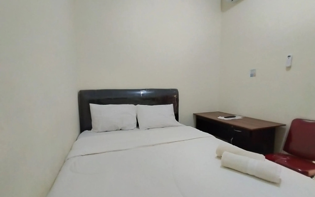 RedDoorz Syariah @ Danesti Homestay Near Bandara Sultan Hasanuddin