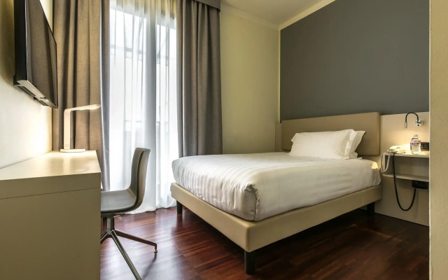 43 Station Hotel