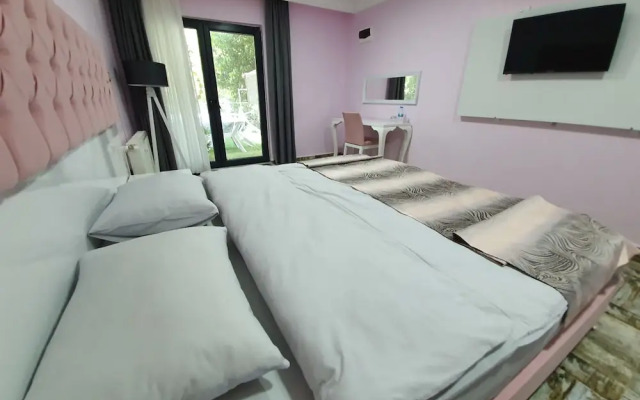 Kadi̇feli̇ Konak Otel