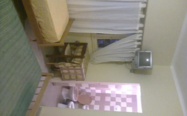 Hotel Embassy