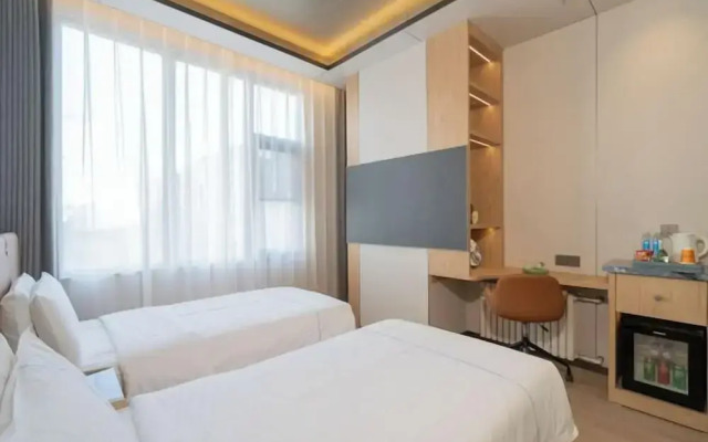 Dequan ShanShui Hotel