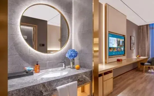 Orange Hotel (Zhengzhou East Railway Station Jinshui Road Branch)