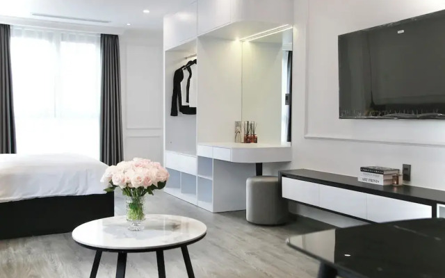 CityHouse - El Pino Realm