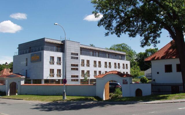 Hotel Meritum вид на фасад