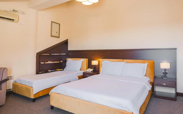 Keto Hotel