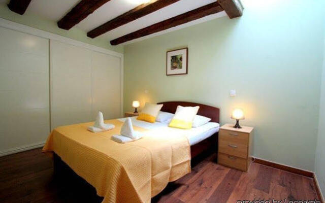 Апартаменты Old Town Apartments комната для гостей