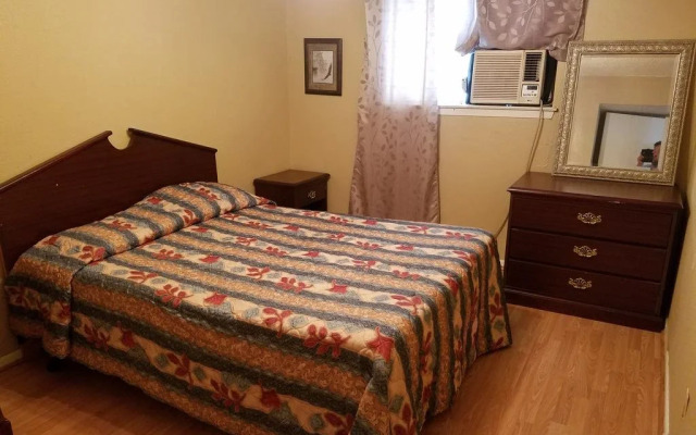Executive Inn  Suites