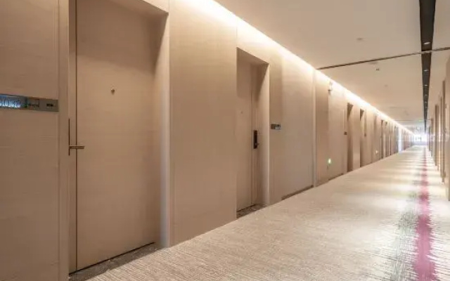 Lavande Hotel (Baoding Gaobeidian Baigou New Town Heda International Bag City)