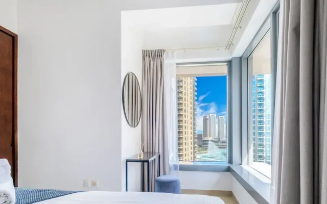 LUX  The Fountain View Suite