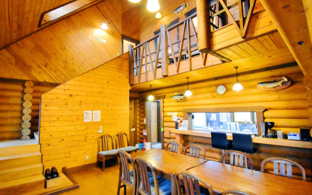Canadian Log Cottage TAKITARO