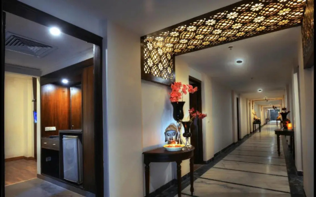Royale Sarovar Portico Agra