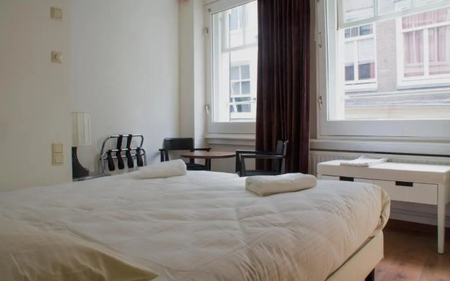 Hotel & Bar 55