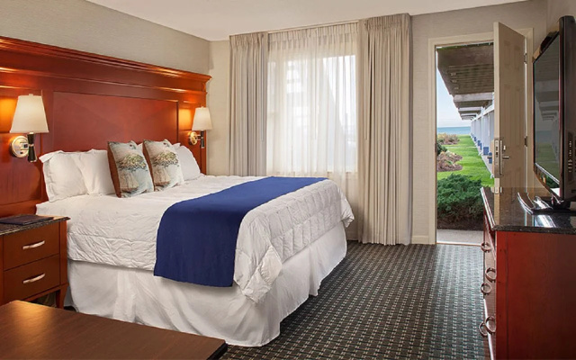 Ocean Mist Beach Hotel & Suites