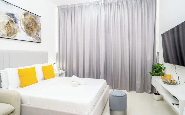 Tanin - Stylish Apartment With Balcony And Cityscape Views