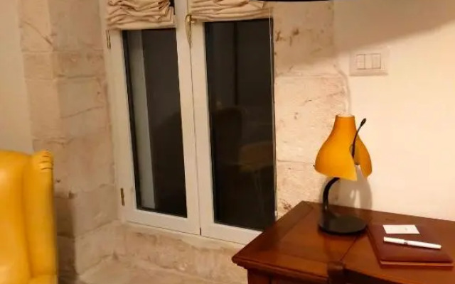 Comes 5 Home