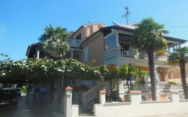 Pretty Apartment With Balcony
