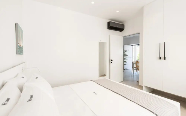 Cozy Corner Luxury Apartments