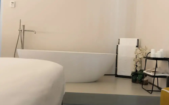Adaram Suites