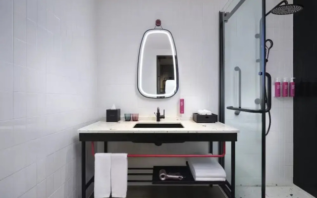 Moxy Ningbo Old Bund