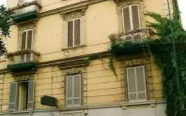 Hotel Crispi