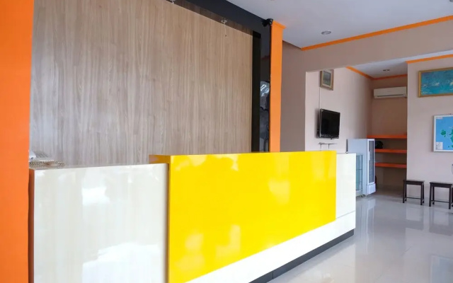 OYO Life 1149 Hotel Mustika