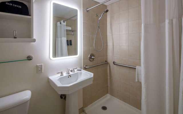 Collegian Hotel & Suites, Trademark Collection by Wyndham