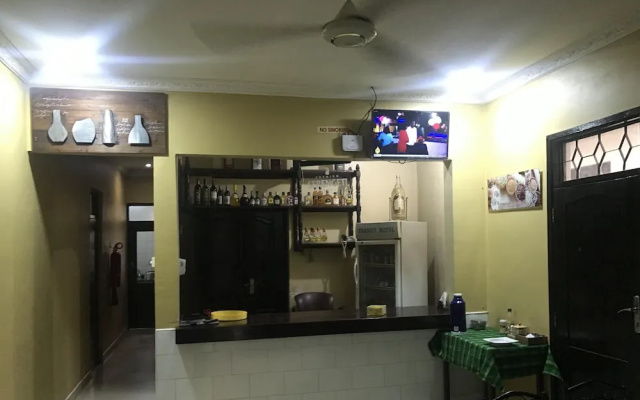 Triniti Airport Hotel