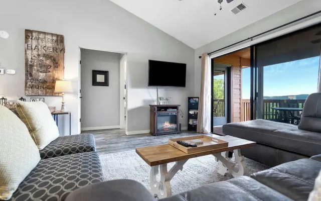 Grand View at the Pointe - Rolling Hills