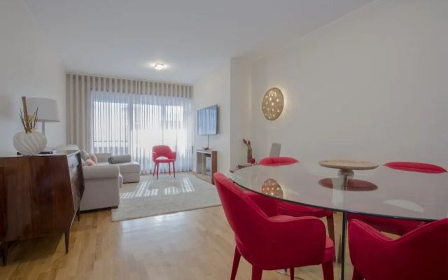 Liiiving in Matosinhos- Seaside Delight Apartment