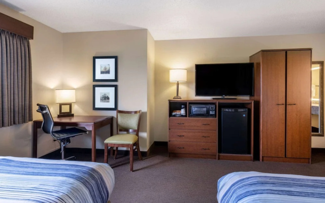 AmericInn Two Harbors
