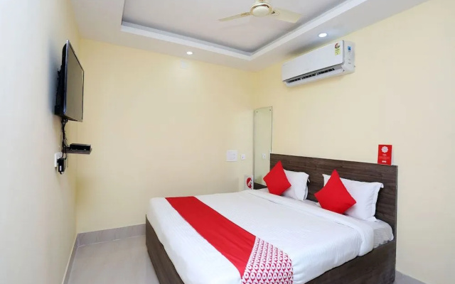 Oyo 15441 Apollo Paradise Guest House