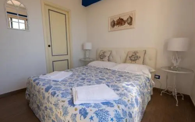 Taormina Isola Bella Apartment - Taormina Holidays