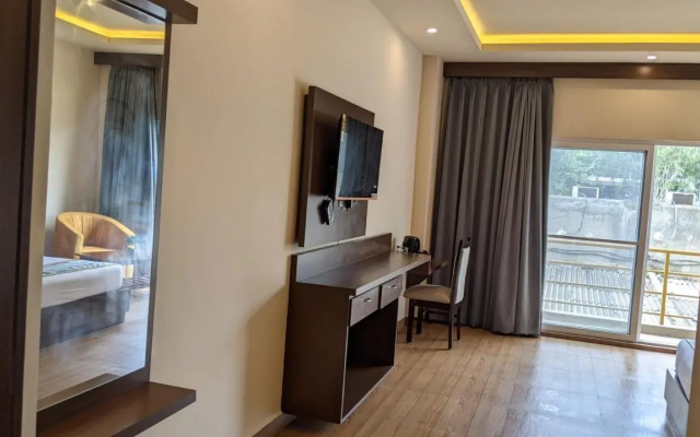 Townhouse Oak Bangalore Garudacharpalya Metro Station