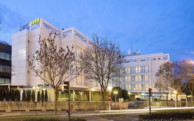 Отель ILUNION San Sebastian Испания, Сан-Себастьян - 2 отзыва об отеле, цены и фото номеров - забронировать отель ILUNION San Sebastian онлайн вид на фасад