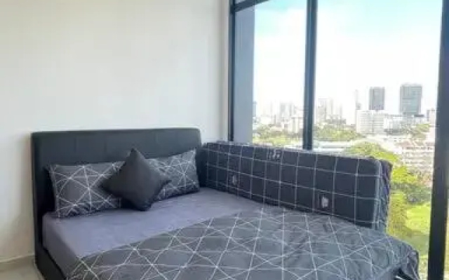 Suites with Infinity Pool at Georgetown B11