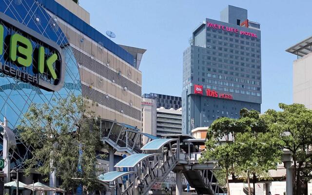 Отель ibis Bangkok Siam вид на фасад