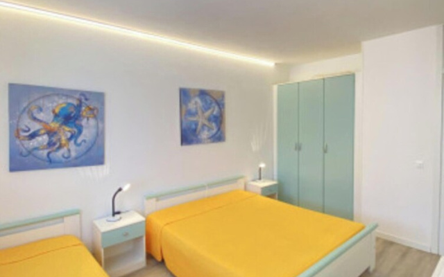 Inviting Apartment Near the Beach